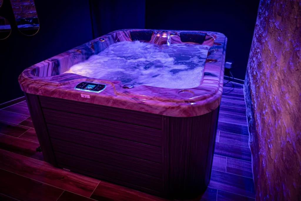 Love Room Spa Privatif Villefranche-sur-Saône Exterior foto